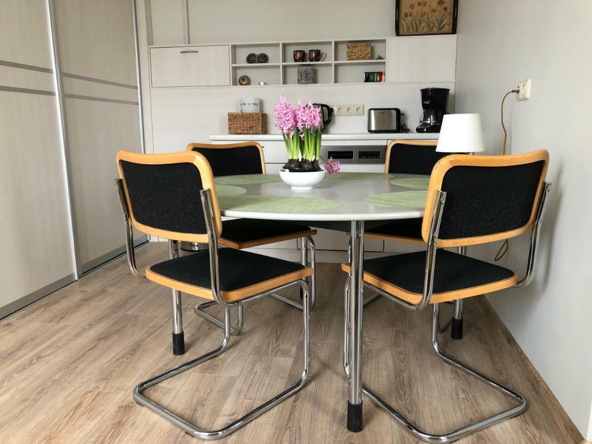 Family Or Group Apartment In Green Center Riga Bagian luar foto