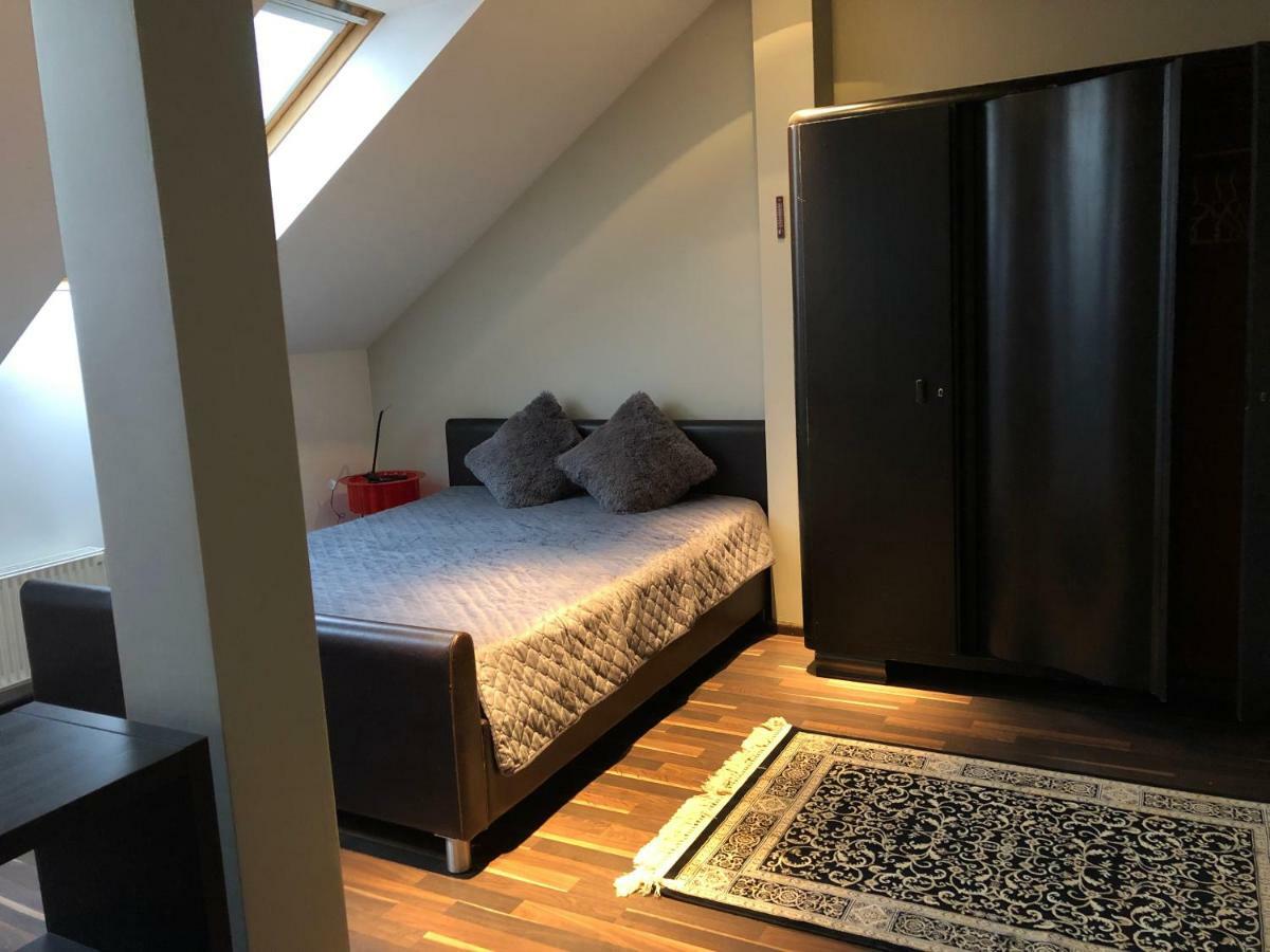 Family Or Group Apartment In Green Center Riga Bagian luar foto